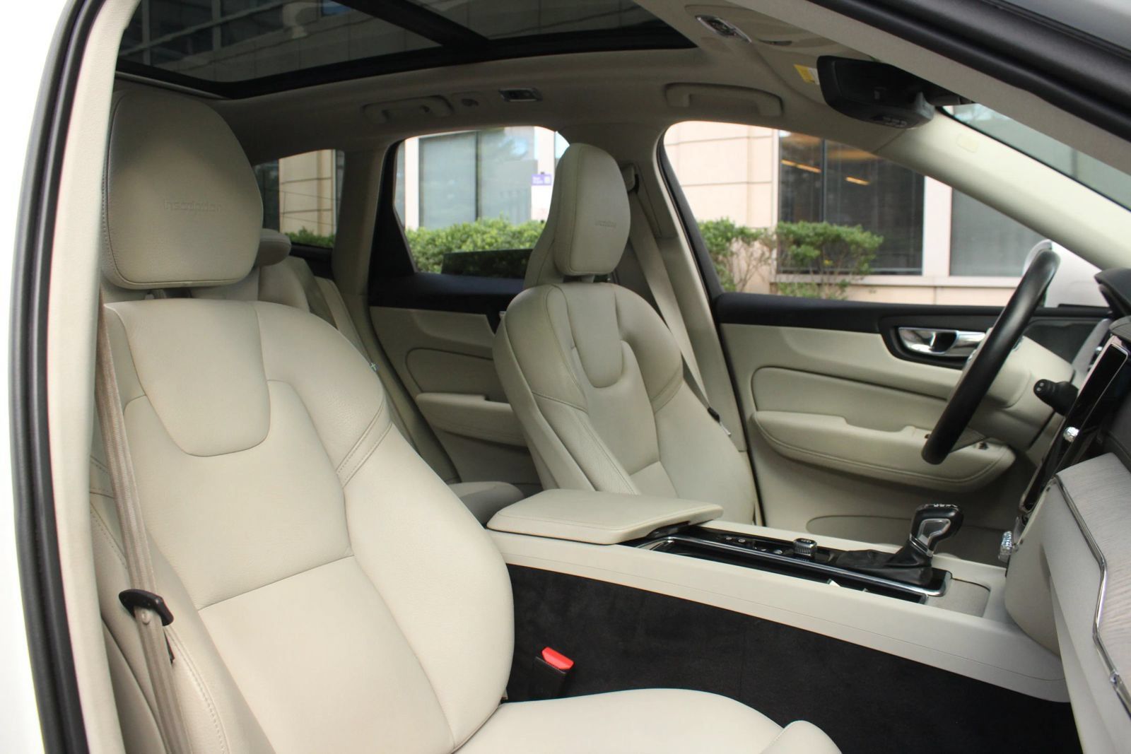 Used 2019 Volvo XC60 T5 Inscription w/ Protection Package Premier AWD/4WD image 29