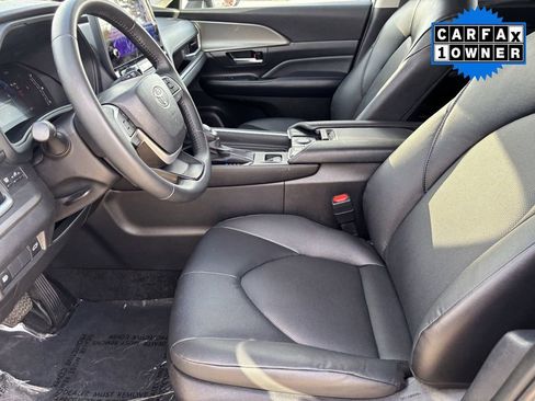 Certified 2025 Toyota Grand Highlander XLE image 24
