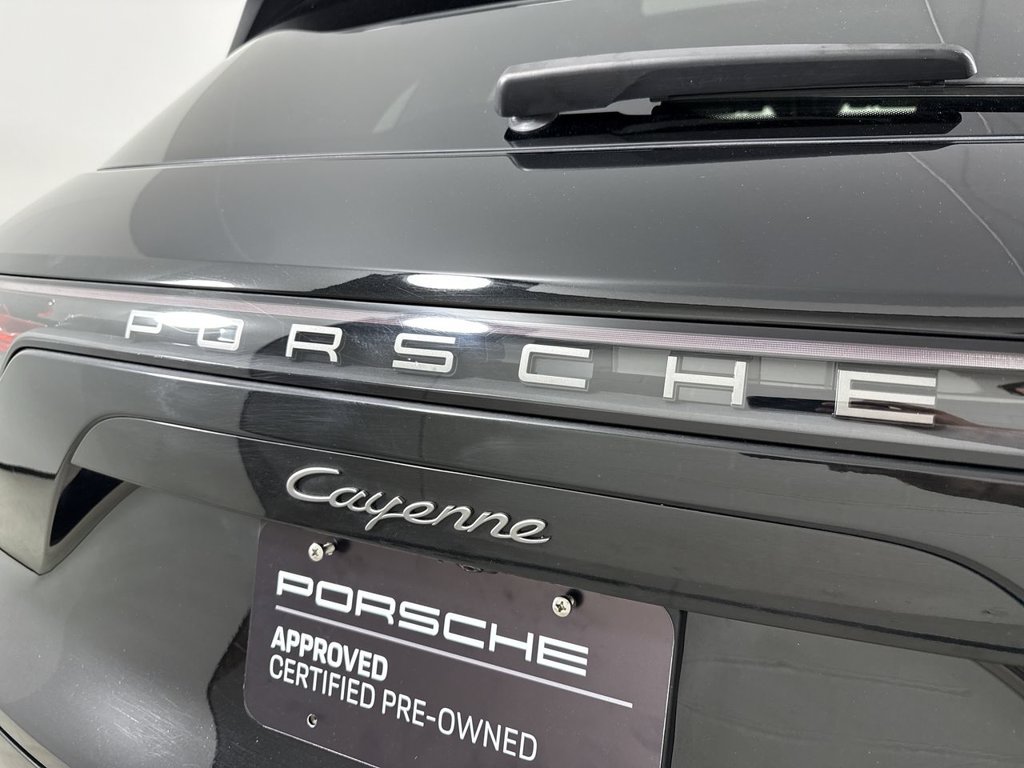 Certified 2023 Porsche Cayenne Platinum Edition AWD/4WD image 19