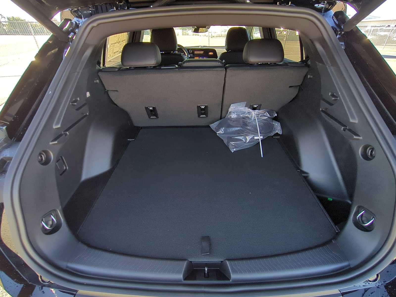 New 2026 Chevrolet Equinox EV LT AWD/4WD image 25