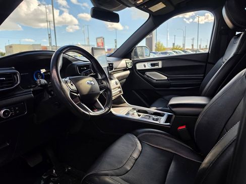 Used 2020 Ford Explorer ST w/ ST Street Pack image 9