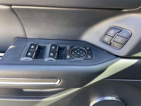 Used 2023 Ford Expedition XLT image 16