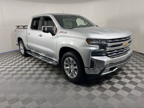 Used 2019 Chevrolet Silverado 1500 LTZ w/ LTZ Premium Package image 17