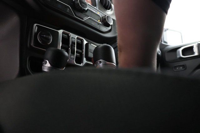 Used 2023 Jeep Wrangler Unlimited w/ 8.4" Radio Group AWD/4WD image 33
