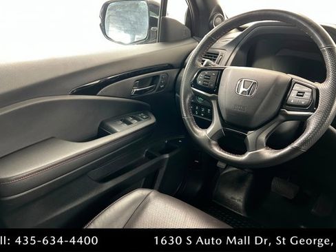 Used 2025 Honda Ridgeline Black Edition image 11