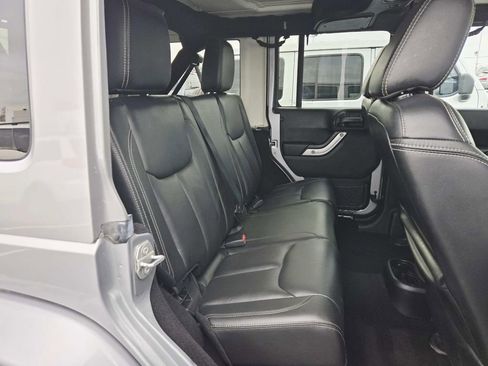 Used 2015 Jeep Wrangler Unlimited Sahara w/ Mopar Chrome Edition Group image 15