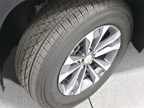 New 2026 Chevrolet Equinox LT w/ Convenience Package II image 8