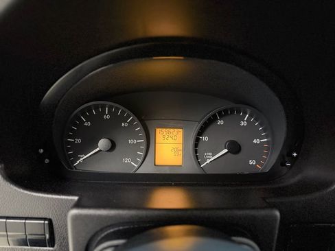 Used 2017 Mercedes-Benz Sprinter 2500 image 25