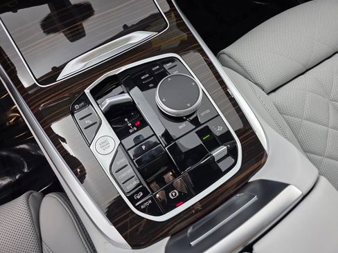 New 2027 BMW X7 xDrive40i w/ Premium Package AWD/4WD image 19