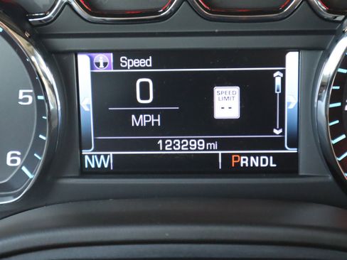 Used 2019 Chevrolet Tahoe LT image 25