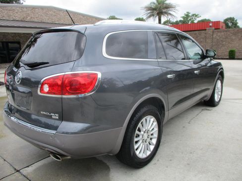 Used 2011 Buick Enclave CXL FWD image 27