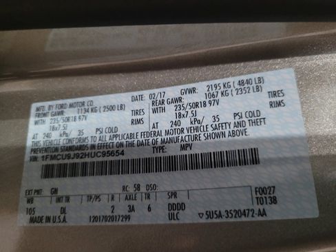 Used 2017 Ford Escape Titanium image 33