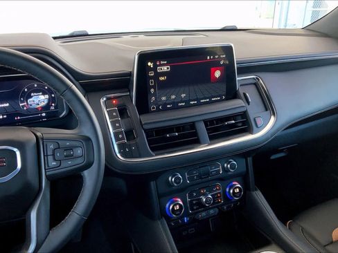 Used 2024 GMC Yukon AT4 w/ AT4 Premium Package image 7