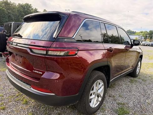 Used 2024 Jeep Grand Cherokee Laredo X w/ Trailer Tow Package AWD/4WD image 12
