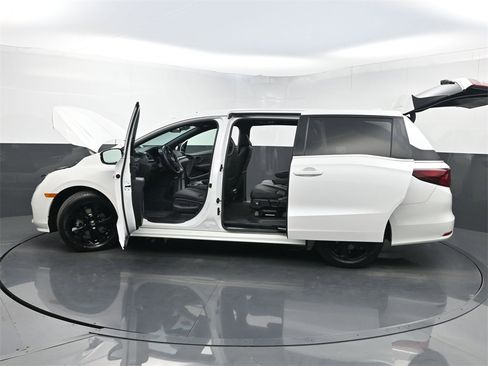 Used 2023 Honda Odyssey Sport image 39