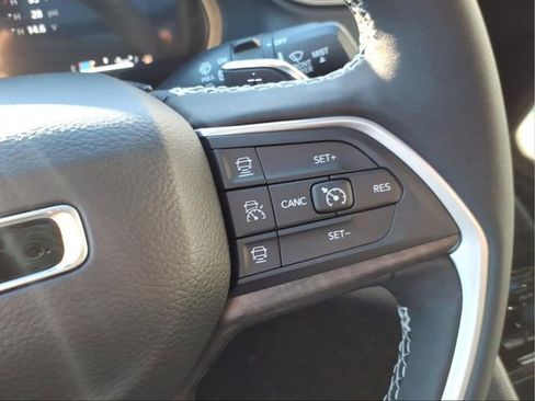 New 2025 Jeep Grand Cherokee Limited AWD/4WD image 23