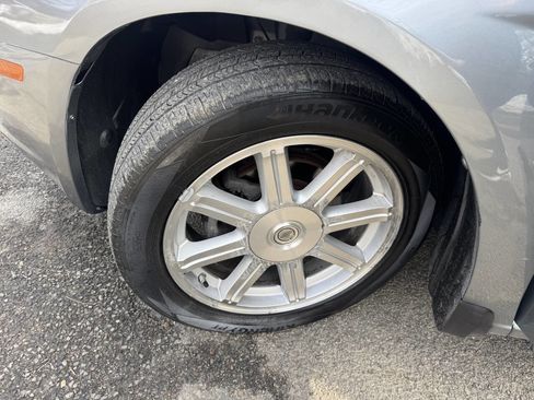 Used 2009 Chrysler Sebring Limited image 25