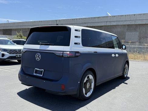 New 2025 Volkswagen ID. Buzz Pro S image 12