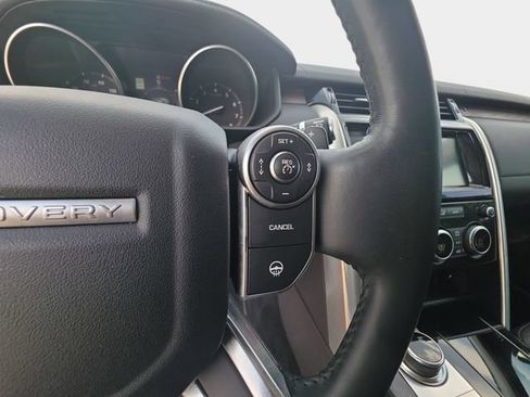 Used 2017 Land Rover Discovery HSE AWD/4WD image 20