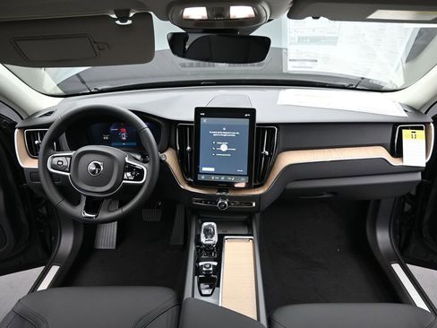 New 2026 Volvo XC60 B5 Plus w/ Climate Package AWD/4WD image 22