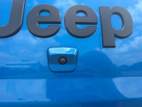 Used 2020 Jeep Gladiator Sport w/ Quick Order Package 24S AWD/4WD image 11