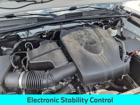 Used 2022 Toyota Tacoma SR5 w/ Technology Package RWD image 14