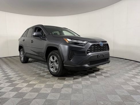 Used 2024 Toyota RAV4 LE AWD/4WD image 5