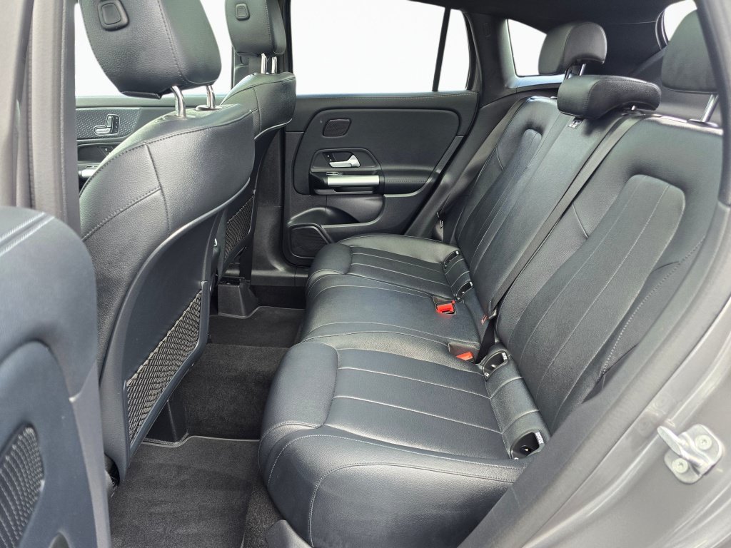 Used 2025 Mercedes-Benz GLA 250 4MATIC image 18