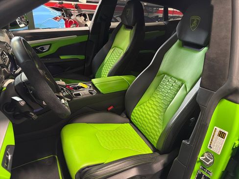 Used 2022 Lamborghini Urus image 16