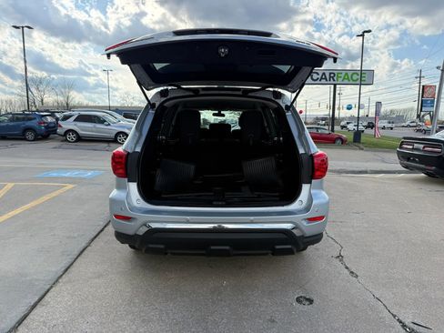 Used 2019 Nissan Pathfinder S image 12