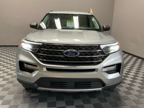 Used 2022 Ford Explorer XLT w/ Equipment Group 202A AWD/4WD image 4