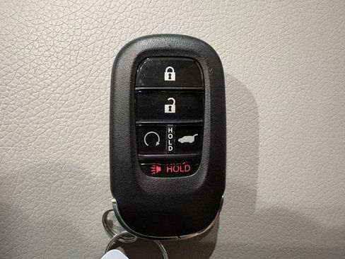 Used 2024 Honda Pilot Touring image 23