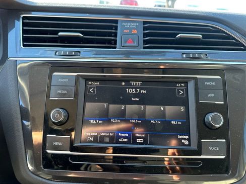 Used 2021 Volkswagen Tiguan S image 12