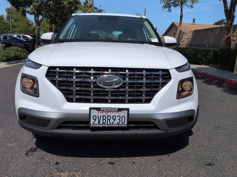 Certified 2026 Hyundai Venue SEL FWD image 9