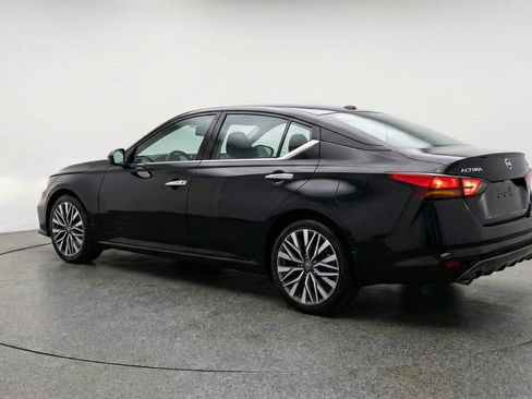 Used 2025 Nissan Altima 2.5 SV image 6