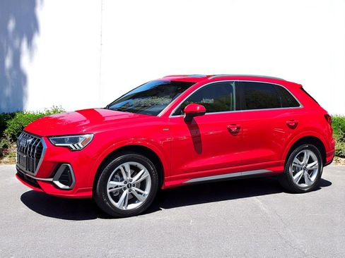 Used 2023 Audi Q3 2.0T Premium w/ 19" Wheel Package image 9
