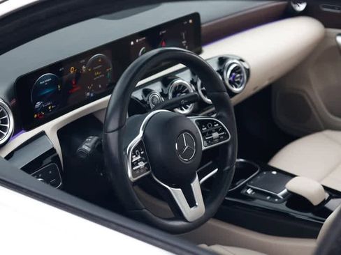 Used 2022 Mercedes-Benz A 220 4MATIC image 14