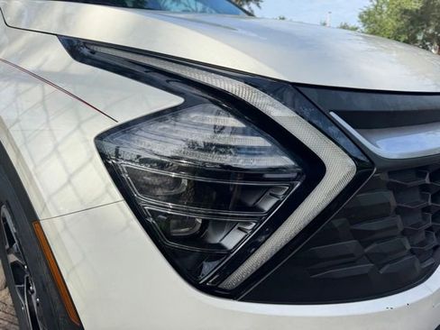Certified 2024 Kia Sportage LX FWD image 9