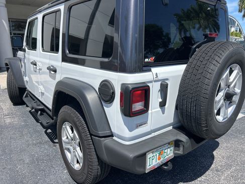 Used 2022 Jeep Wrangler Unlimited Sport image 13