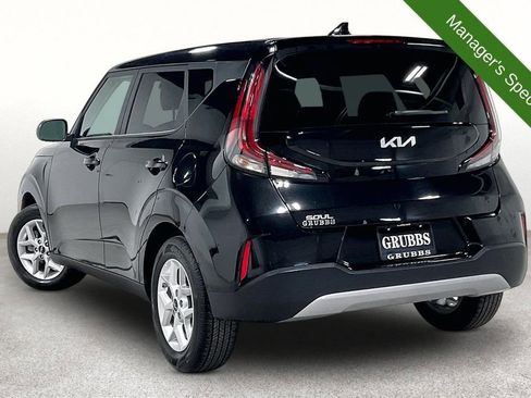 Used 2025 Kia Soul LX w/ LX Technology Package FWD image 15