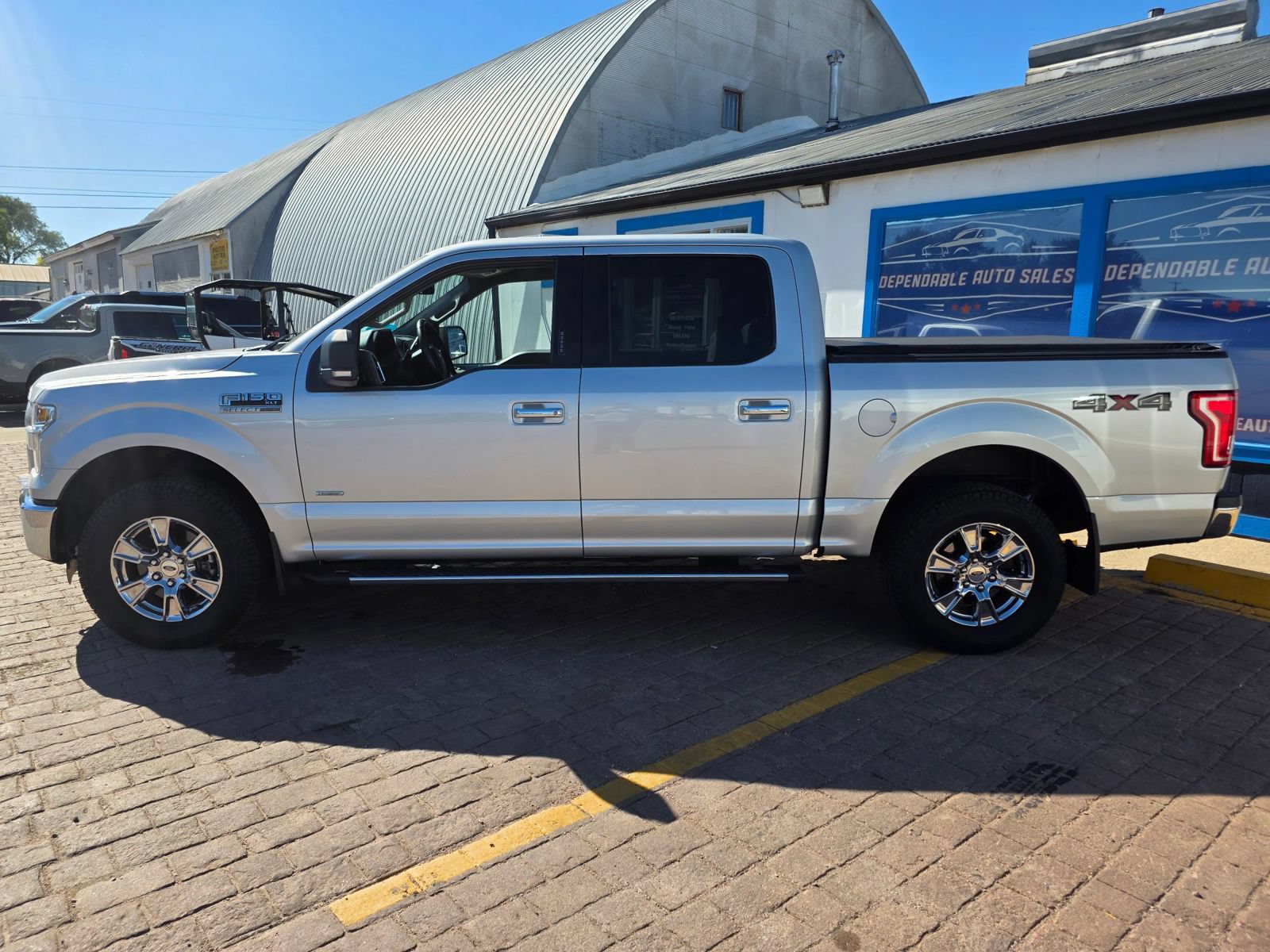 Used 2016 Ford F150 XLT w/ Equipment Group 302A Luxury AWD/4WD image 8