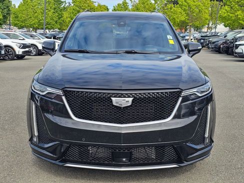 Used 2024 Cadillac XT6 Sport w/ Technology Package AWD/4WD image 2
