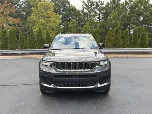Used 2022 Jeep Grand Cherokee L Laredo w/ Luxury Tech Group I RWD image 10