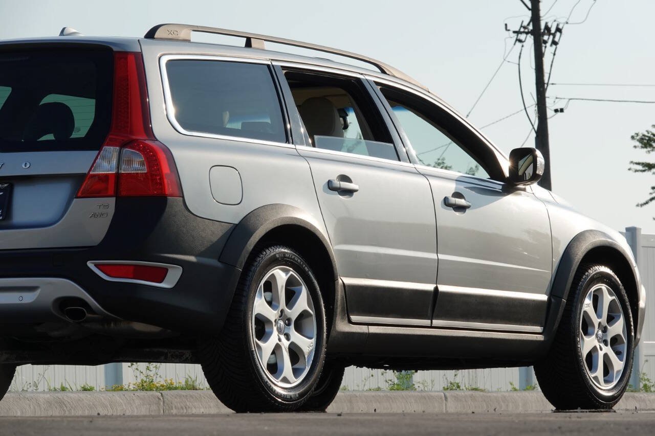 Used 2010 Volvo XC70 T6 AWD/4WD image 25
