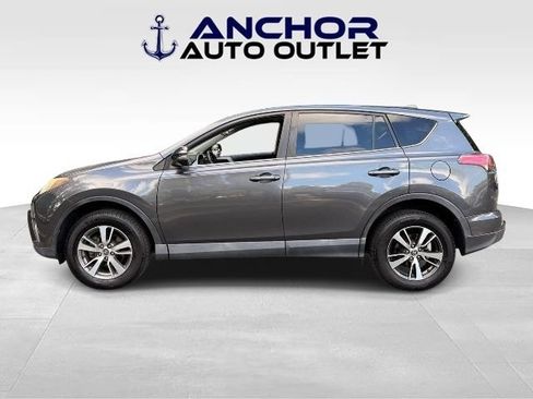 Used 2018 Toyota RAV4 XLE AWD/4WD image 5