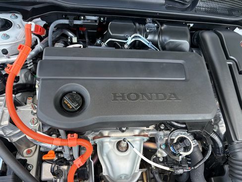 Certified 2025 Honda Civic Sport image 30