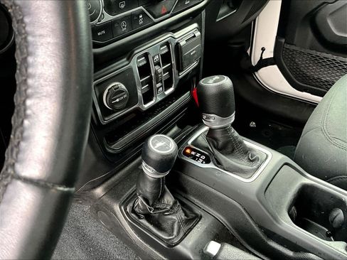 Used 2022 Jeep Wrangler Unlimited Sport AWD/4WD image 18