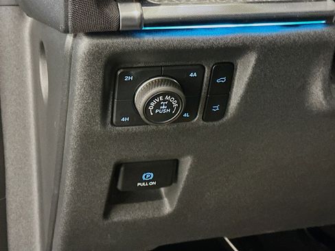 Used 2025 Ford Expedition Tremor image 17