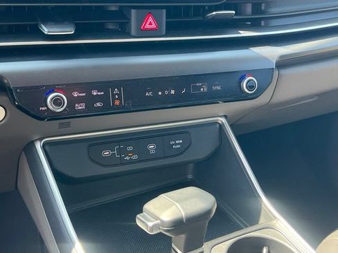 Certified 2026 Kia Carnival FWD image 20