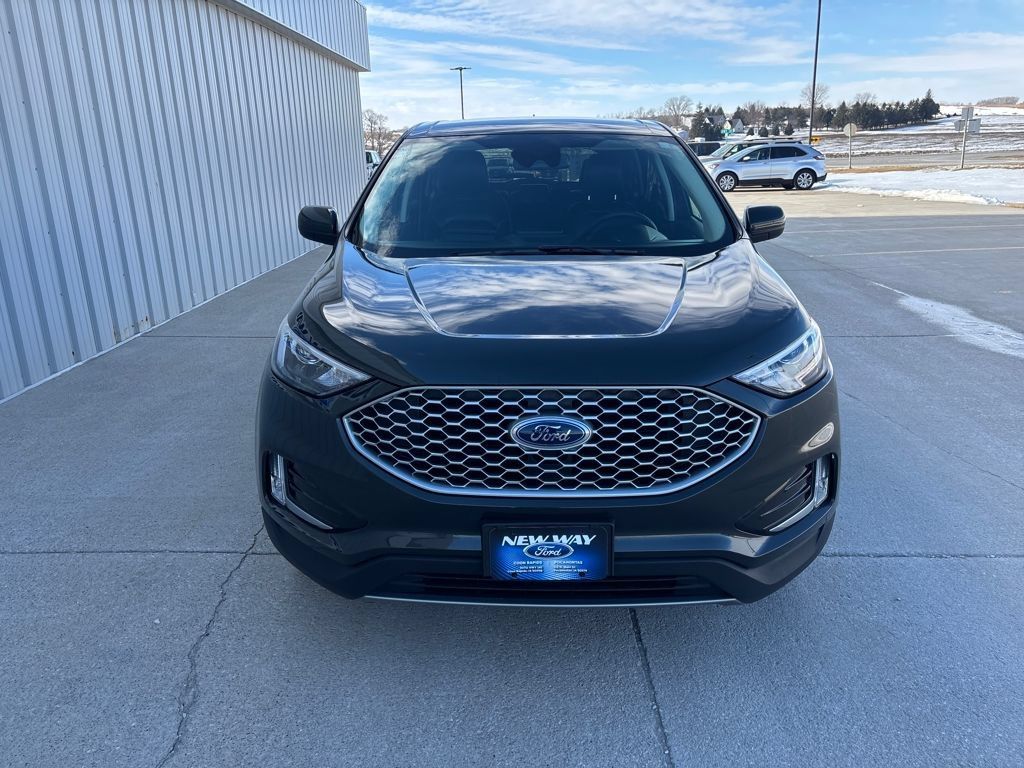 Used 2024 Ford Edge SEL w/ Convenience Package AWD/4WD image 2
